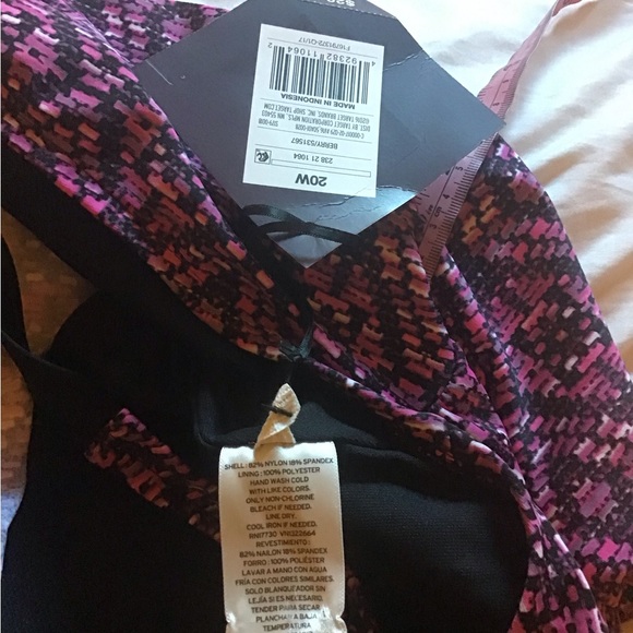 Ava & Viv 20W Plus Size berry swimsuit top NWT - Picture 4 of 6